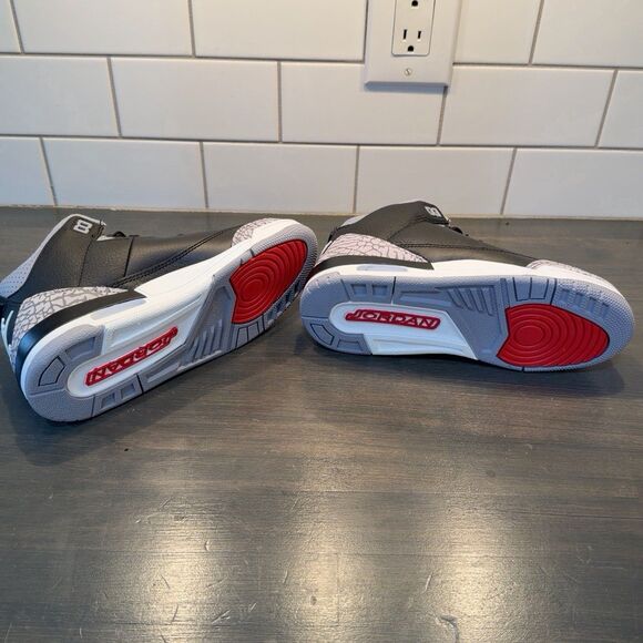 Air Jordan 3 - Black Cement - GS - Size 4y (Women’s 5.5) - Picture 6 of 7